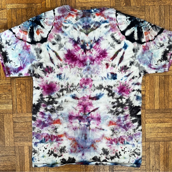 Custom tie dye on new Champion short sleeve shirt size Large - Picture 2 of 2
